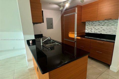 Condominio en venta en Miami, Florida, 1 dormitorio, 78.5 m2 № 2154614 - foto 9