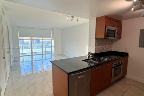 Condominio en venta en Miami, Florida, 1 dormitorio, 78.5 m2 № 2154614 - foto 4