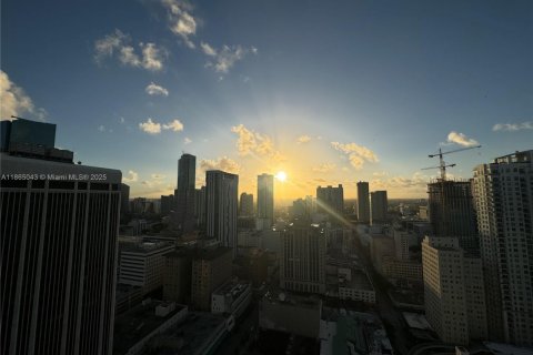 Condominio en venta en Miami, Florida, 1 dormitorio, 78.5 m2 № 2154614 - foto 20