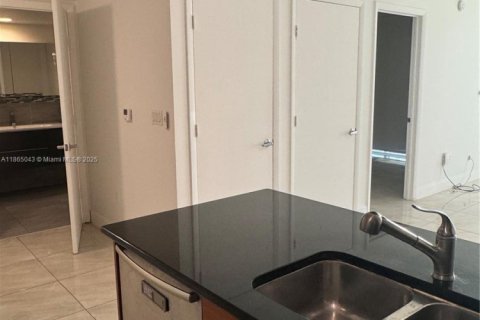 Condominio en venta en Miami, Florida, 1 dormitorio, 78.5 m2 № 2154614 - foto 12