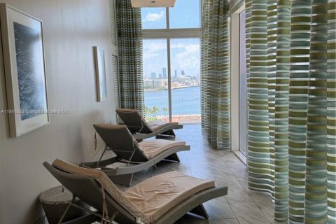 Condominio en venta en Miami, Florida, 1 dormitorio, 78.5 m2 № 2154614 - foto 23