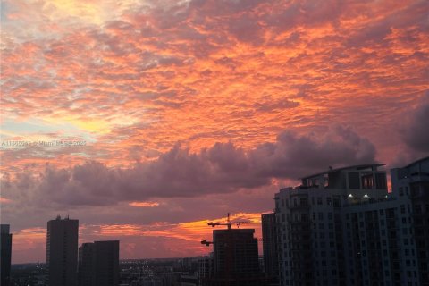 Condominio en venta en Miami, Florida, 1 dormitorio, 78.5 m2 № 2154614 - foto 21