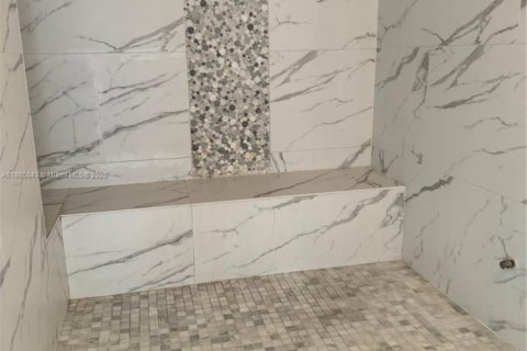 Condominio en venta en Miami, Florida, 1 dormitorio, 78.5 m2 № 2154614 - foto 26