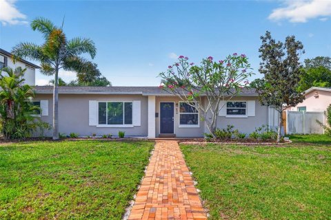 Villa ou maison à vendre à Saint Petersburg, Floride: 3 chambres, 126.63 m2 № 2150818 - photo 2