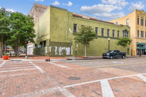 Commercial property in Tampa, Florida 899.67 sq.m. № 2102067 - photo 2