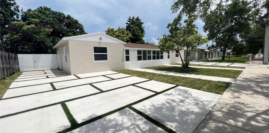 Immobilier commercial à Hialeah, Floride 13.94 m2 № 1968213