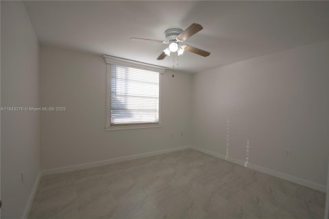 Condo in Davie, Florida, 2 bedrooms  № 1836326 - photo 7
