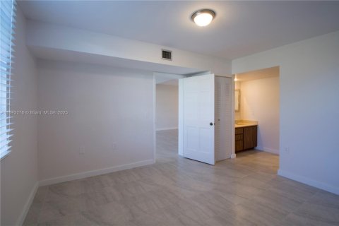 Condo in Davie, Florida, 2 bedrooms  № 1836326 - photo 19