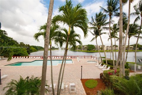 Condo in Davie, Florida, 2 bedrooms  № 1836326 - photo 10