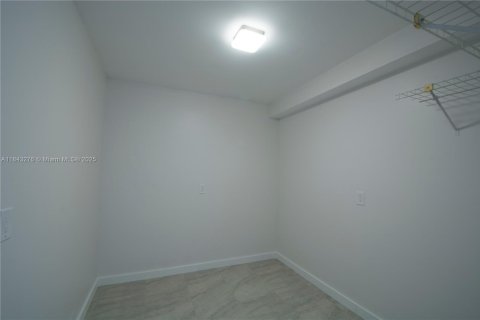 Condo in Davie, Florida, 2 bedrooms  № 1836326 - photo 15