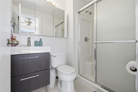 Townhouse in Weston, Florida 2 bedrooms, 110.55 sq.m. № 2026984 - photo 18