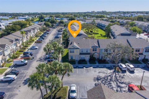 Townhouse in Weston, Florida 2 bedrooms, 110.55 sq.m. № 2026984 - photo 26