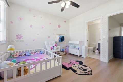 Townhouse in Weston, Florida 2 bedrooms, 110.55 sq.m. № 2026984 - photo 12