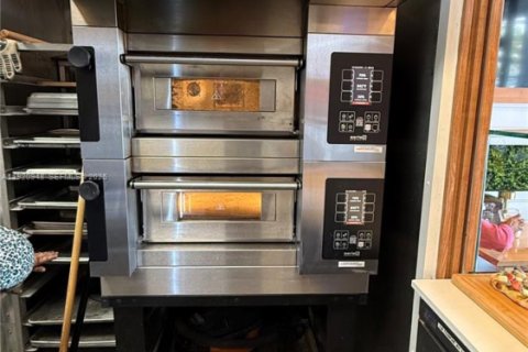 Купить коммерческую недвижимость в Норт-Майами, Флорида № 1982498 - фото 8