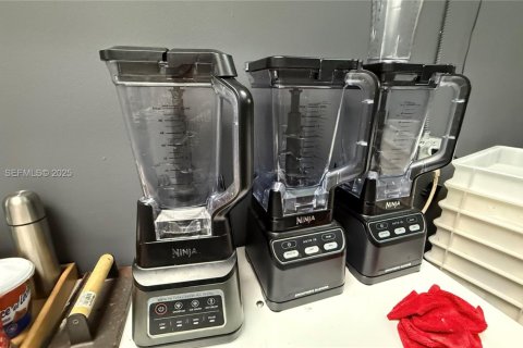 Купить коммерческую недвижимость в Норт-Майами, Флорида № 1982498 - фото 11