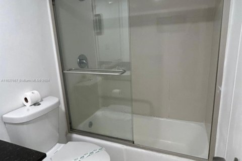 Copropriété à vendre à Hollywood, Floride: 1 chambre, 81.2 m2 № 1940369 - photo 9