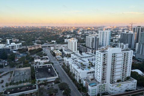 Condo in Miami, Florida, 1 bedroom  № 2153002 - photo 16