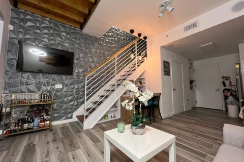 Condo in Miami, Florida, 1 bedroom  № 2153002 - photo 4