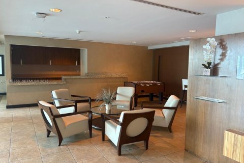 Condo in Miami, Florida, 1 bedroom  № 2153002 - photo 18