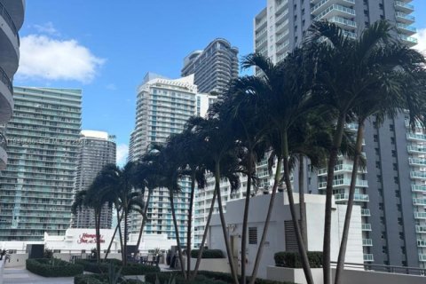 Condo in Miami, Florida, 1 bedroom  № 2153002 - photo 21