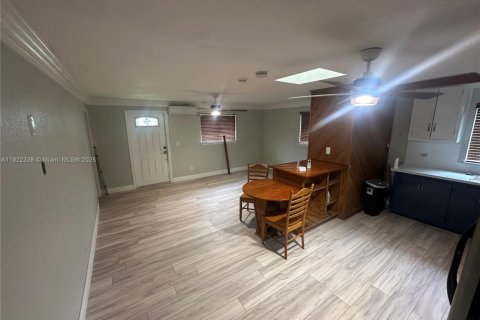 Villa ou maison à louer à Miami, Floride: 1 chambre, 83.61 m2 № 1976278 - photo 17
