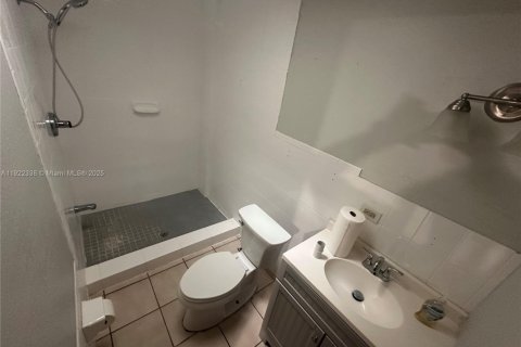 Villa ou maison à louer à Miami, Floride: 1 chambre, 83.61 m2 № 1976278 - photo 16