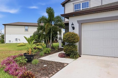 House in Parrish, Florida 4 bedrooms, 204.85 sq.m. № 2239672 - photo 2
