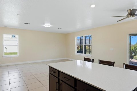 House in Parrish, Florida 4 bedrooms, 204.85 sq.m. № 2239672 - photo 6