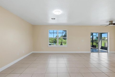 House in Parrish, Florida 4 bedrooms, 204.85 sq.m. № 2239672 - photo 7