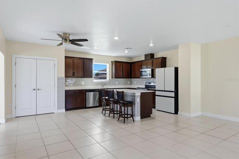House in Parrish, Florida 4 bedrooms, 204.85 sq.m. № 2239672 - photo 14