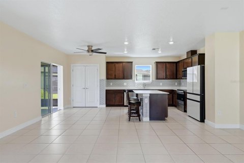 House in Parrish, Florida 4 bedrooms, 204.85 sq.m. № 2239672 - photo 13