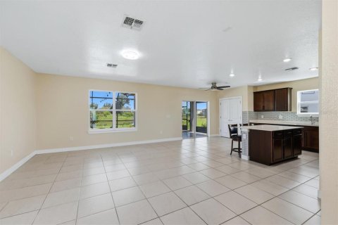 House in Parrish, Florida 4 bedrooms, 204.85 sq.m. № 2239672 - photo 8