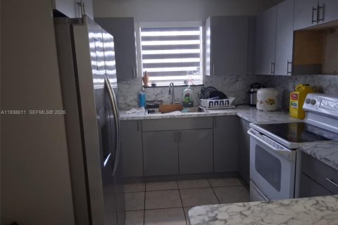 Casa en venta en Homestead, Florida, 4 dormitorios, 144.65 m2 № 2000411 - foto 5