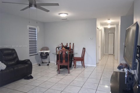 Casa en venta en Homestead, Florida, 4 dormitorios, 144.65 m2 № 2000411 - foto 4
