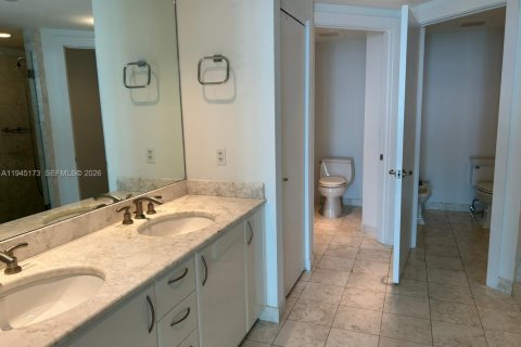 Condominio en venta en Miami, Florida, 3 dormitorios, 197.88 m2 № 2003019 - foto 10