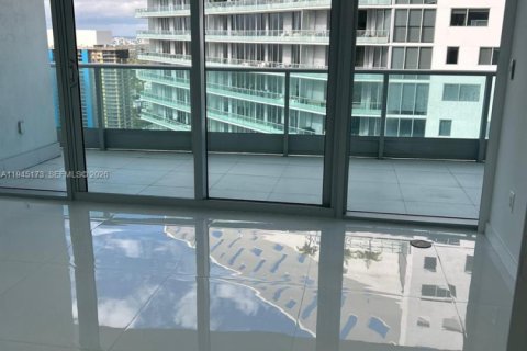 Condominio en venta en Miami, Florida, 3 dormitorios, 197.88 m2 № 2003019 - foto 18
