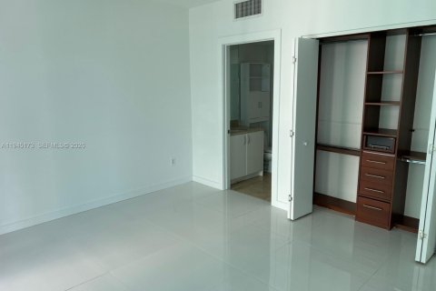 Condominio en venta en Miami, Florida, 3 dormitorios, 197.88 m2 № 2003019 - foto 15