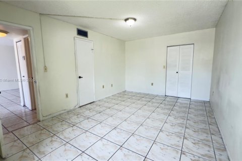 Condo in Miami, Florida, 2 bedrooms  № 1857334 - photo 13