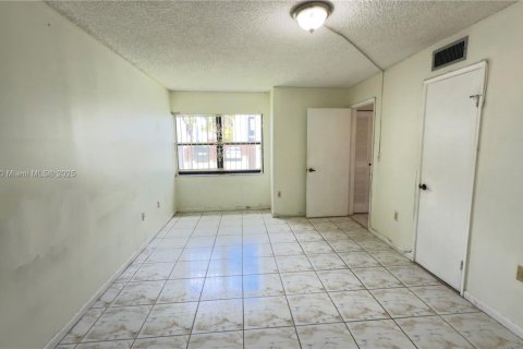 Condo in Miami, Florida, 2 bedrooms  № 1857334 - photo 14