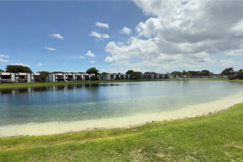 Condo in Miami, Florida, 2 bedrooms  № 1857334 - photo 21
