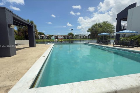 Condo in Miami, Florida, 2 bedrooms  № 1857334 - photo 22