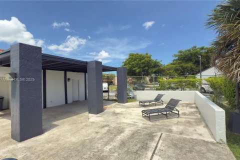 Condo in Miami, Florida, 2 bedrooms  № 1857334 - photo 23