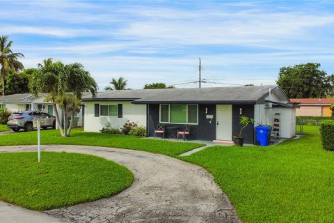 House in Pembroke Pines, Florida 3 bedrooms, 107.21 sq.m. № 1770735 - photo 21