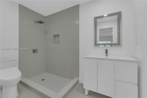 House in Hallandale Beach, Florida 3 bedrooms, 187.01 sq.m. № 2261328 - photo 19