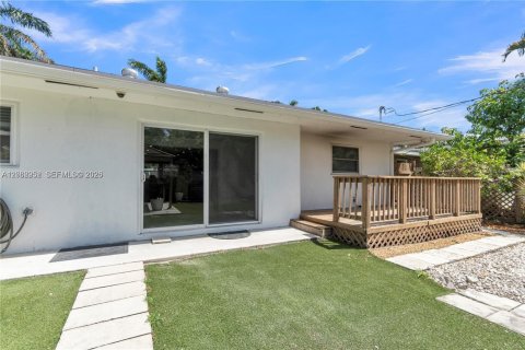 House in Hallandale Beach, Florida 3 bedrooms, 187.01 sq.m. № 2261328 - photo 28