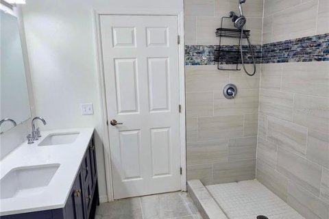 House in New Port Richey, Florida 3 bedrooms, 149.02 sq.m. № 1449062 - photo 17