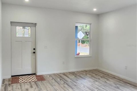 House in New Port Richey, Florida 3 bedrooms, 149.02 sq.m. № 1449062 - photo 5