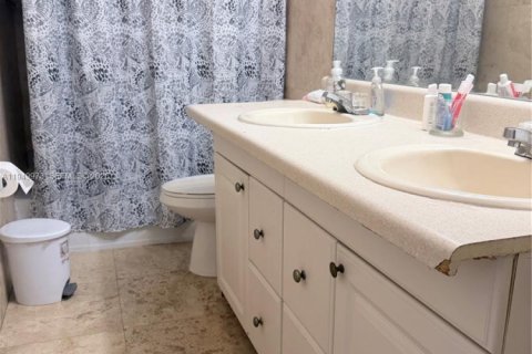 Copropriété à vendre à North Miami, Floride: 3 chambres, 110.18 m2 № 2153055 - photo 13