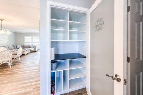 Condominio en alquiler en Sarasota, Florida, 1 dormitorio, 70.23 m2 № 2105676 - foto 11