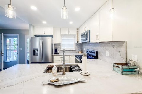 Condominio en alquiler en Sarasota, Florida, 1 dormitorio, 70.23 m2 № 2105676 - foto 4
